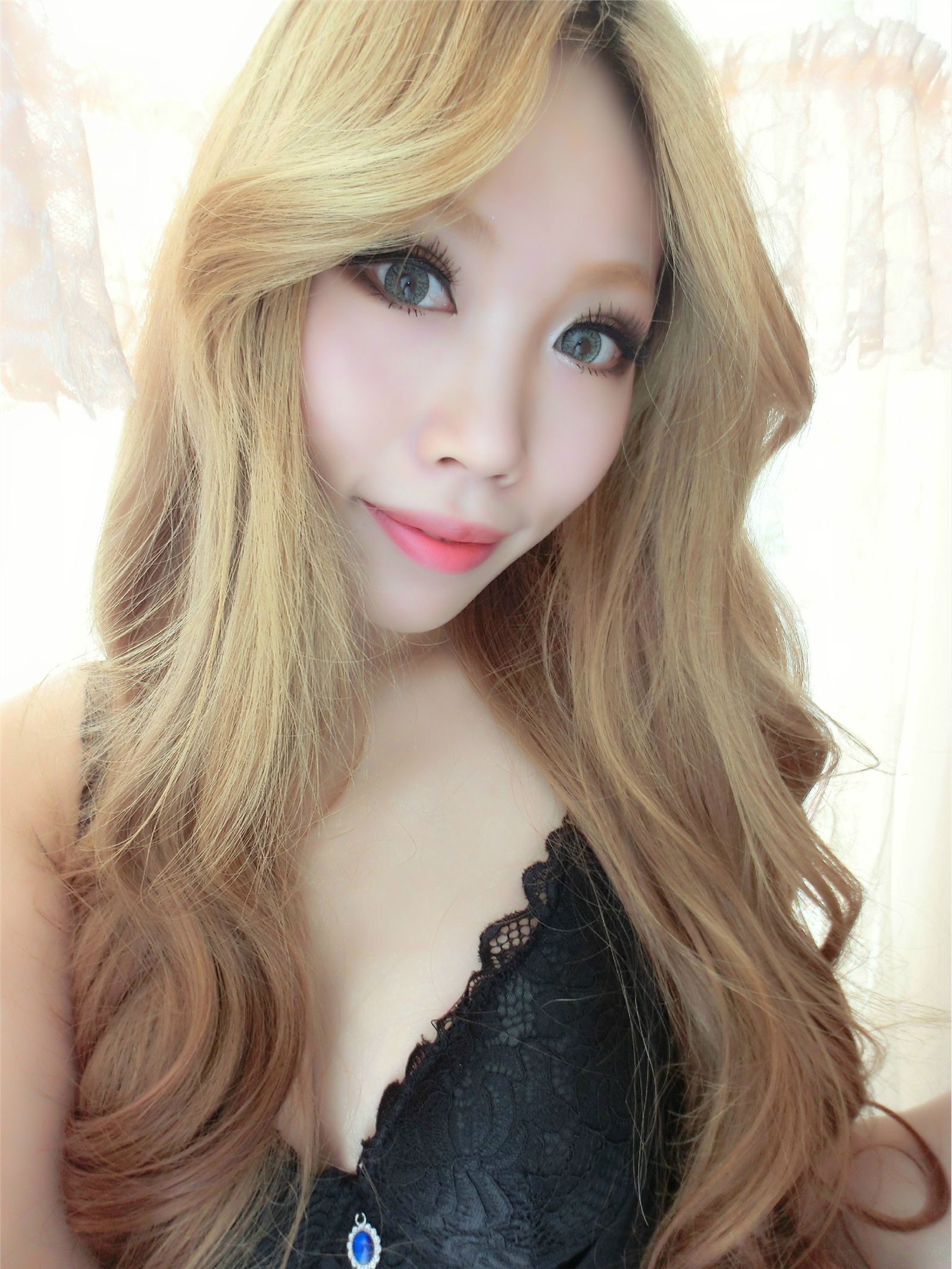 花哨尤物saisai的微博列表微女郎